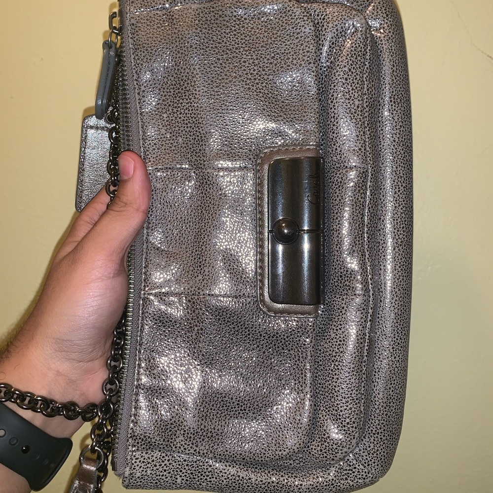 Coach - Picture 5 of 6